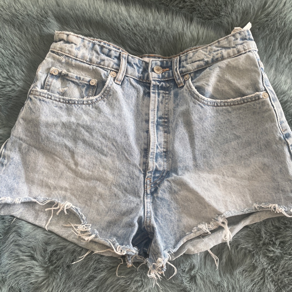 Zara Light Washed Blue Jean Shorts